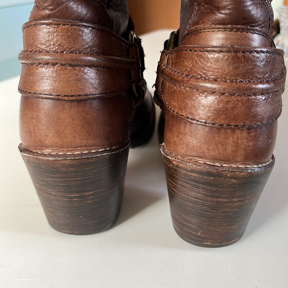 Frye boots-Carmen Harness Short Boots-Dark Brown size 7 B - Picture 10 of 16